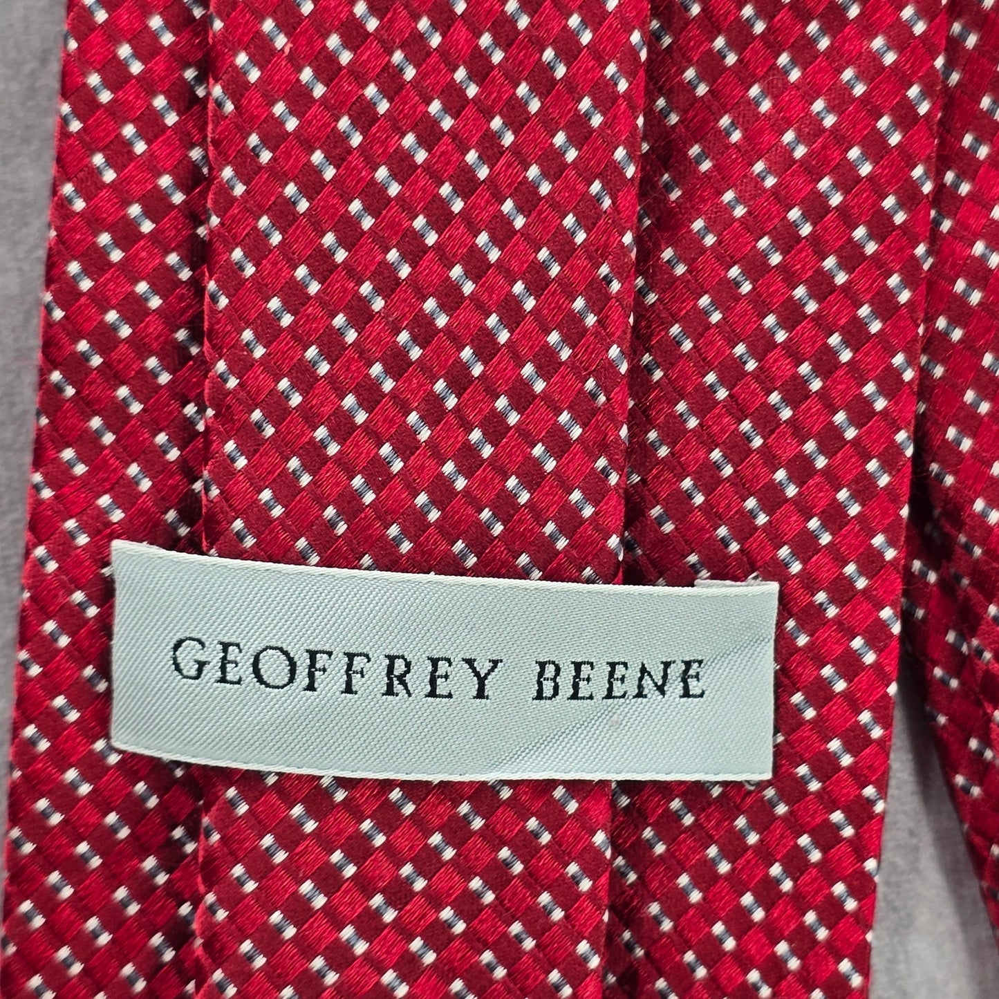 Geoffrey Beene Red Geometric Stripe Dot 100% Silk Men's Neck Tie NWOT