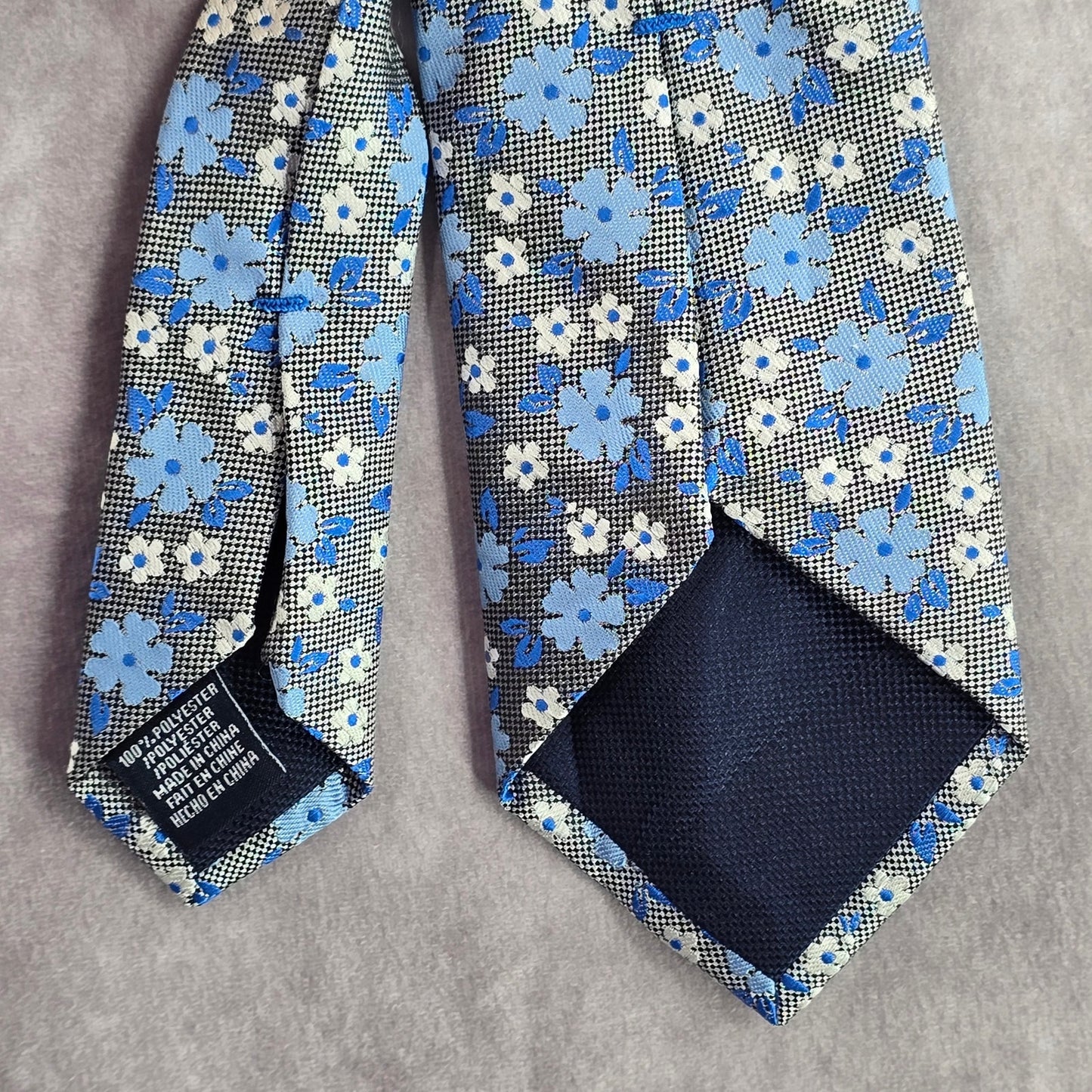 Nautica Blue Gray White Floral 100% Polyester Men's Neck Tie NWOT