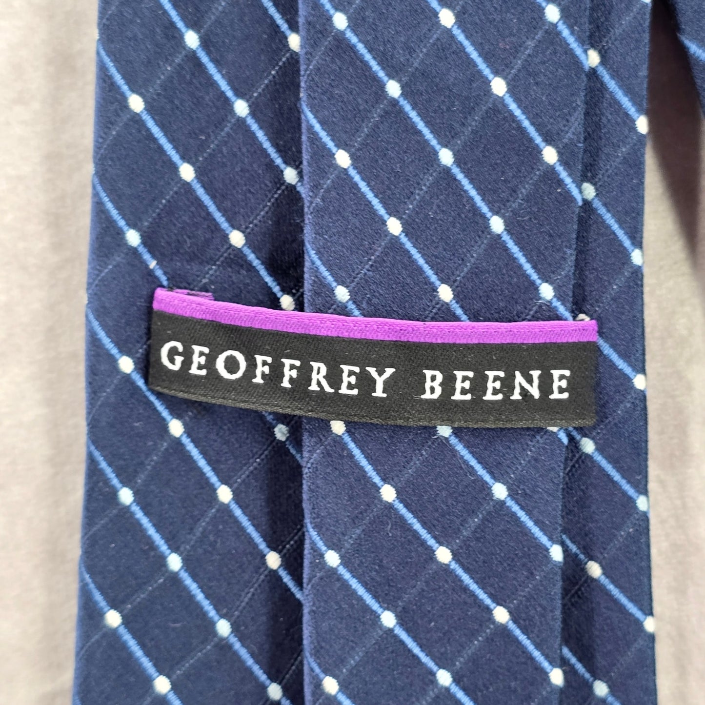 Geoffrey Beene Blue White Dot 62% Poly 38% Silk Handmade Men's Neck Tie NWOT