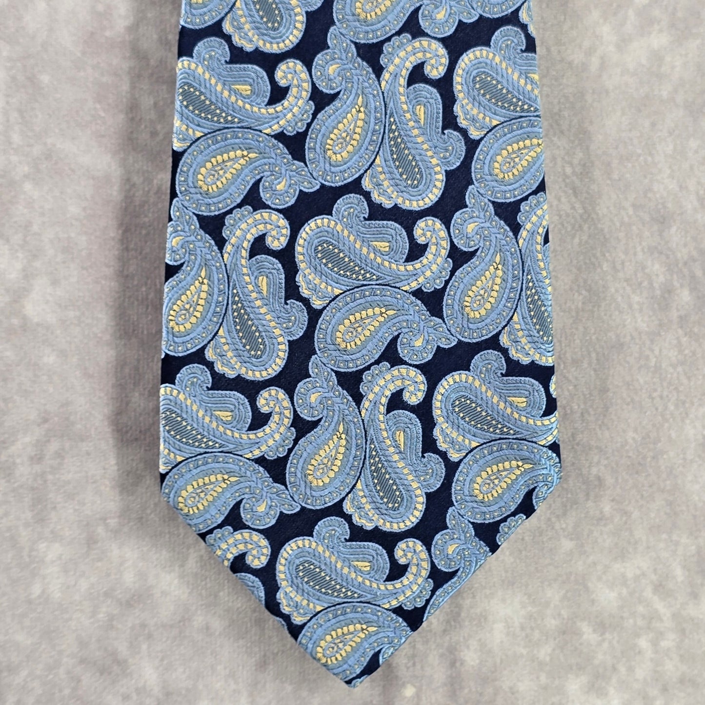 Tom James Executive Collection Blue Floral Paisley Men's Silk Neck Tie NWOT