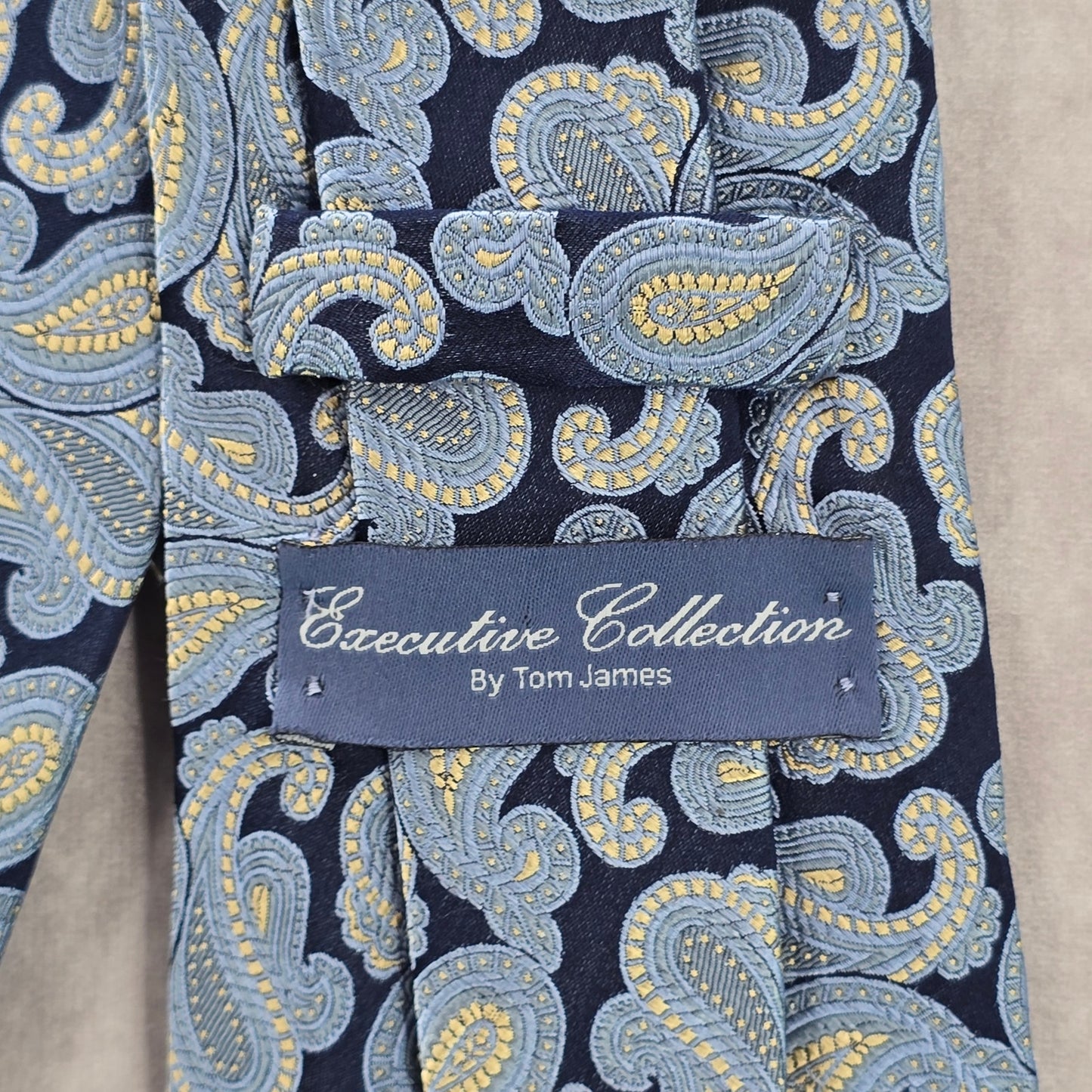 Tom James Executive Collection Blue Floral Paisley Men's Silk Neck Tie NWOT