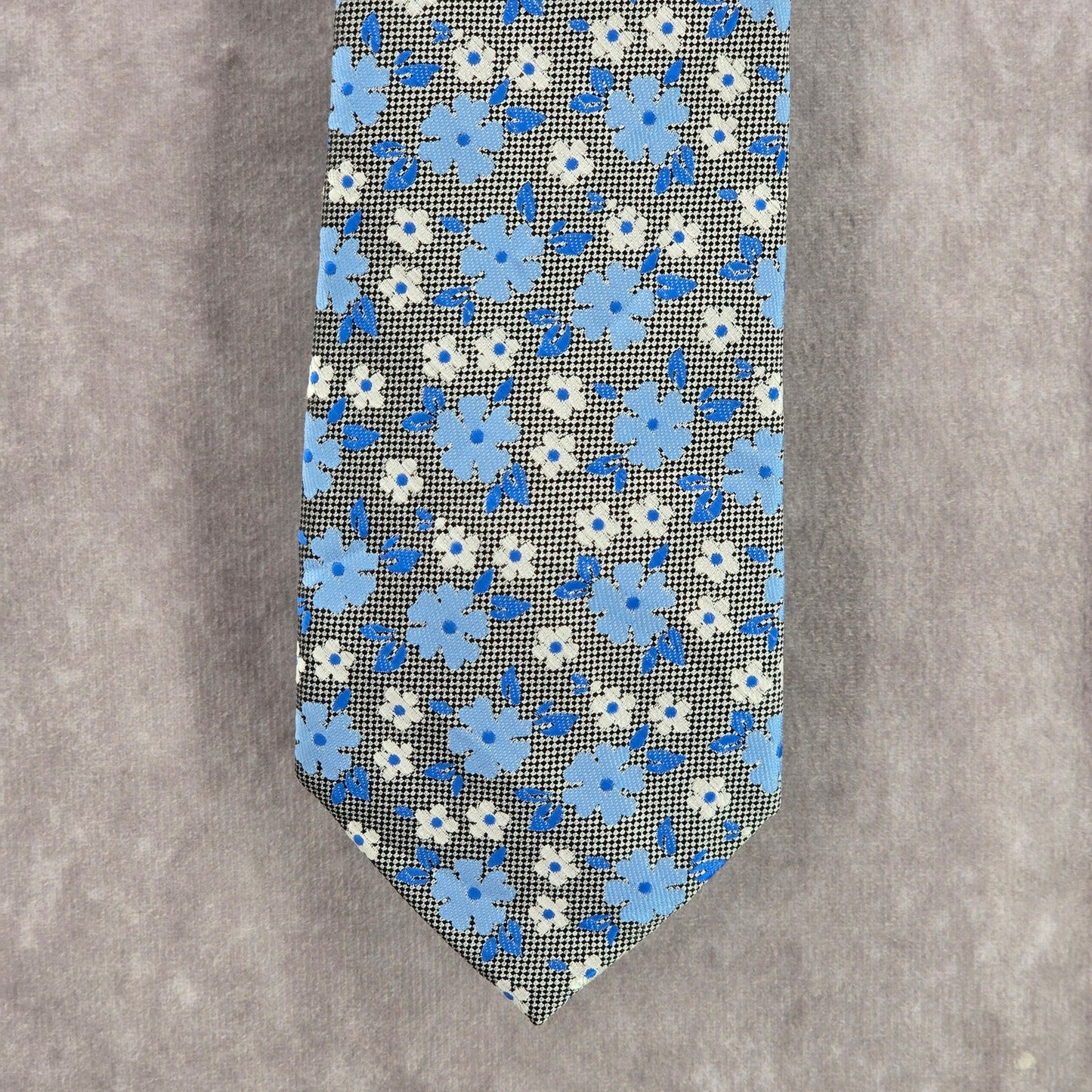 Nautica Blue Gray White Floral 100% Polyester Men's Neck Tie NWOT