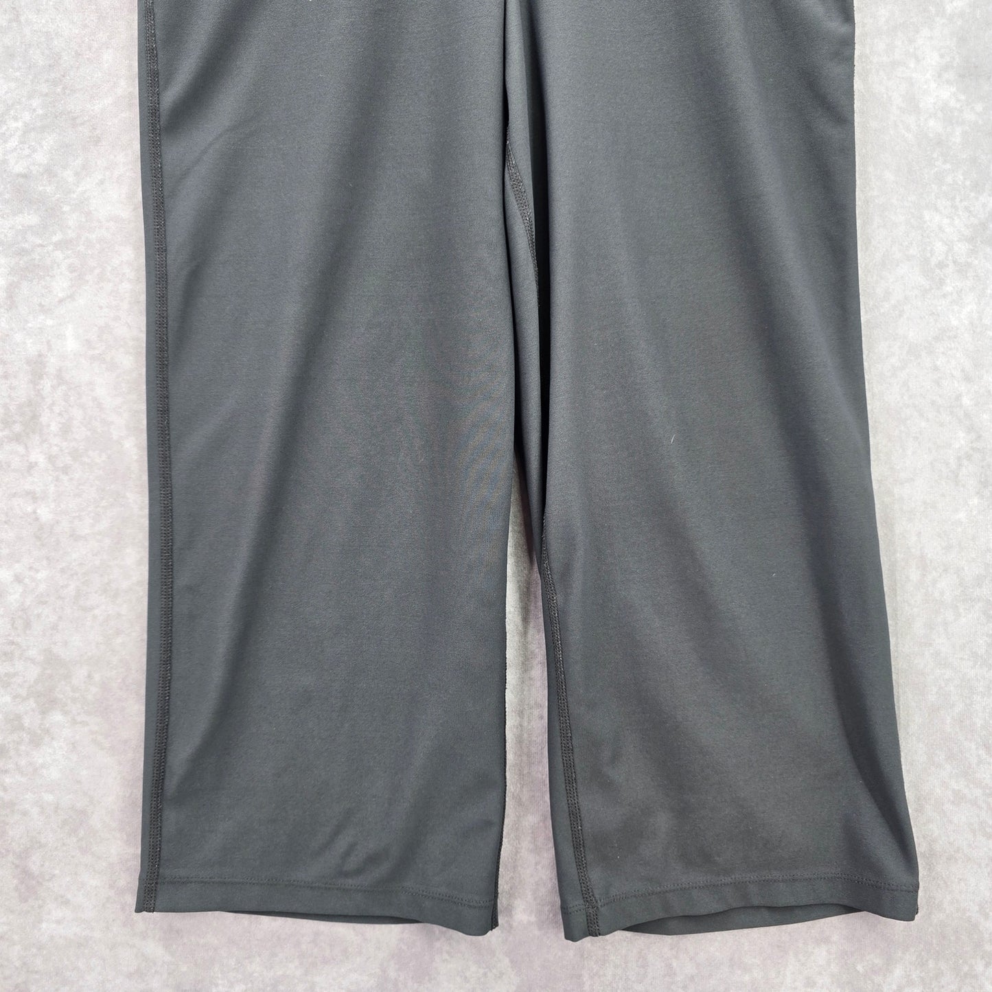 Xersion Performance Wear Semi Fitted Active Cropped Pant Bottom Gray Small