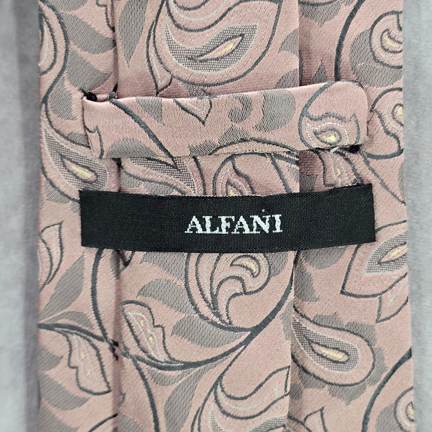 Alfani Pink Gray Floral Paisley 100% Silk Men's Neck Tie NWOT