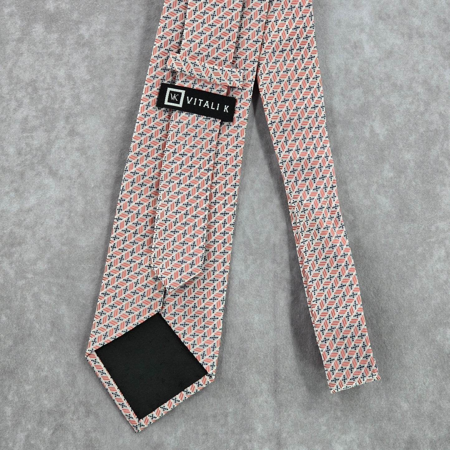 Vitali K Pink Gray Geometric 100% Microfiber Handmade Men's Neck Tie NWOT