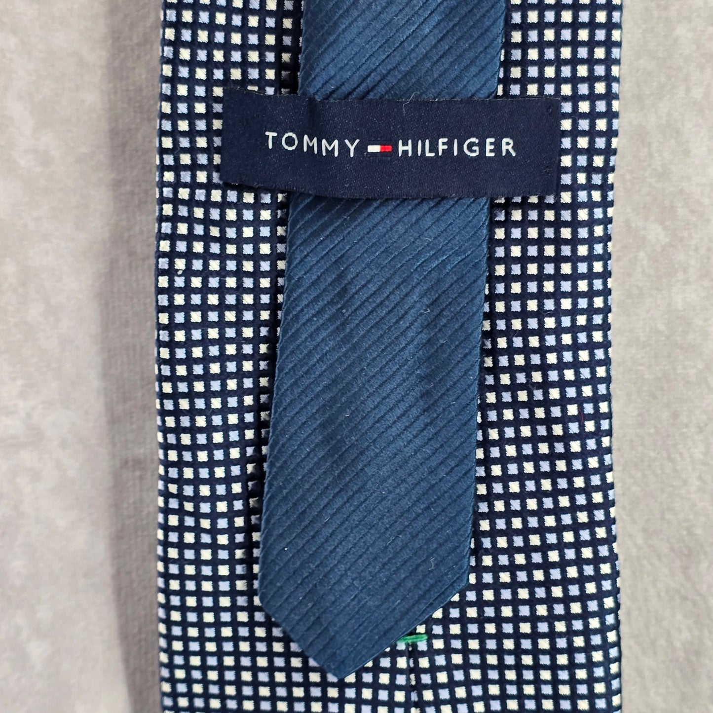 Tommy Hilfiger Blue Foulard Geometric 100% Silk Mens Neck Tie NWOT