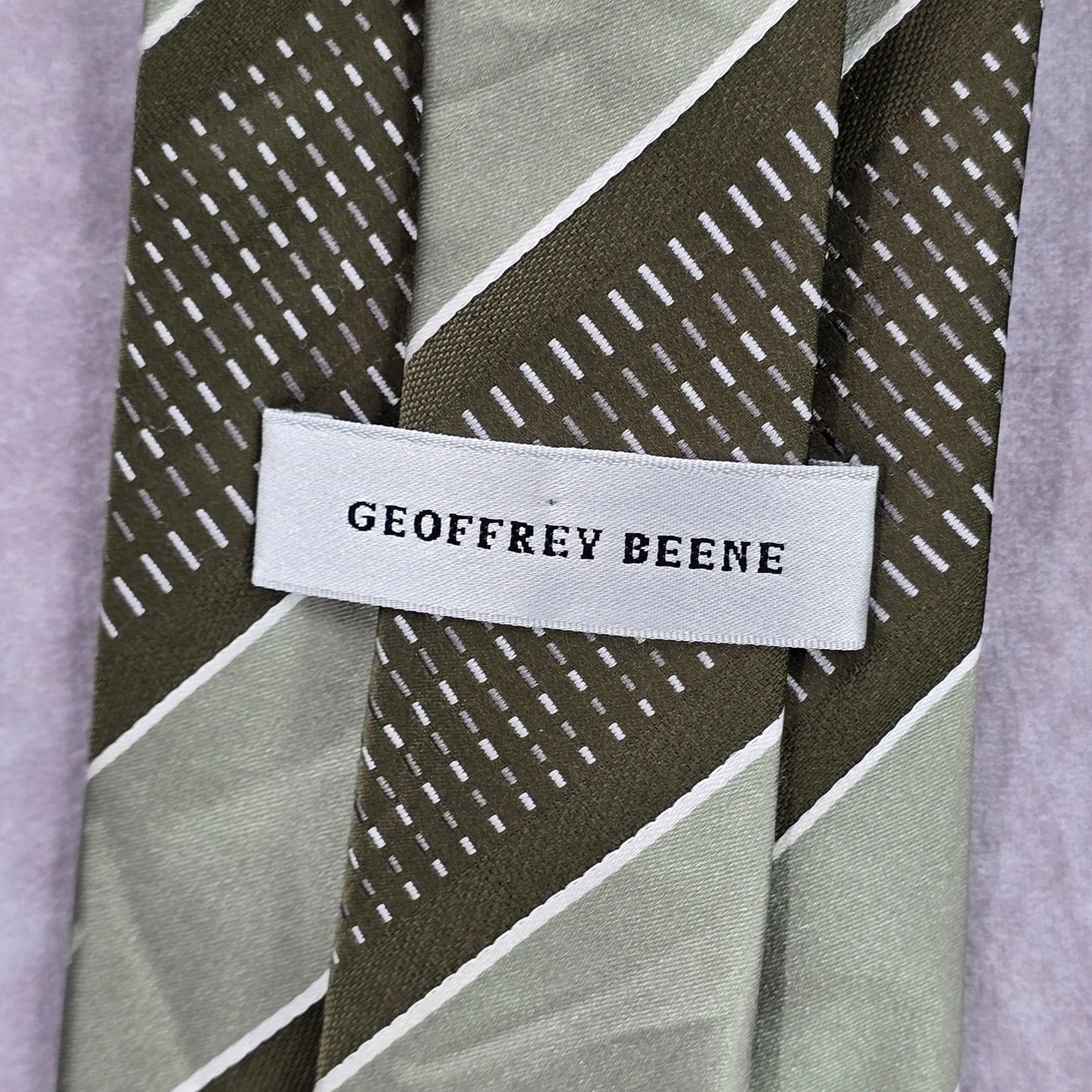 Geoffrey Beene Green White Stripe 100% Silk Men's Neck Tie NWOT