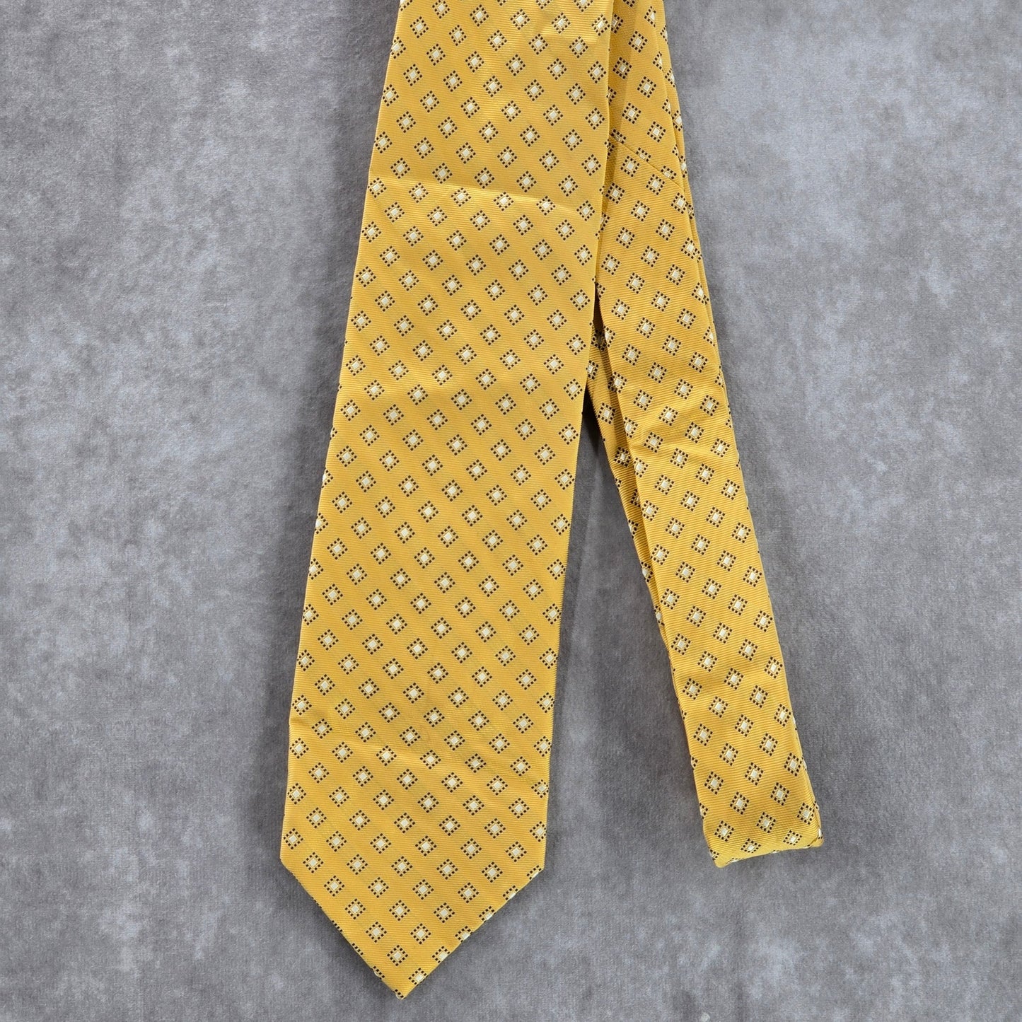 Jos A. Bank Executive Yellow Diamond Geometric 100% Silk Men's Neck Tie NWOT