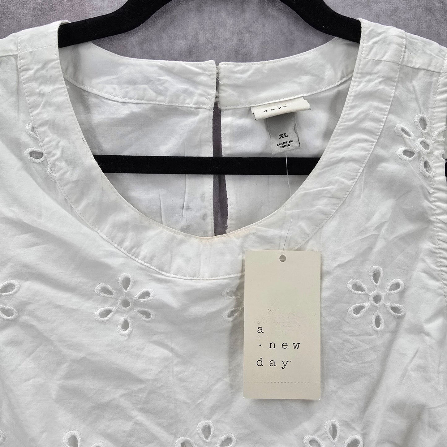 A New Day Fresh White Eyelet Cropped XL Top Extra Large XL