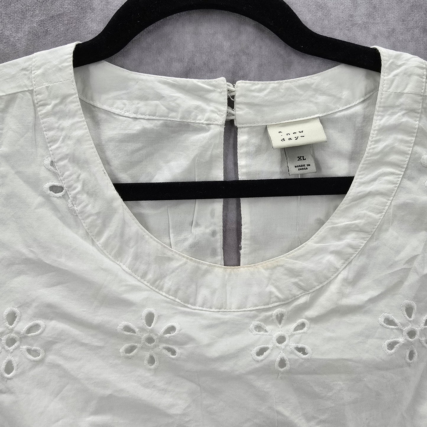 A New Day Fresh White Eyelet Cropped XL Top Extra Large XL