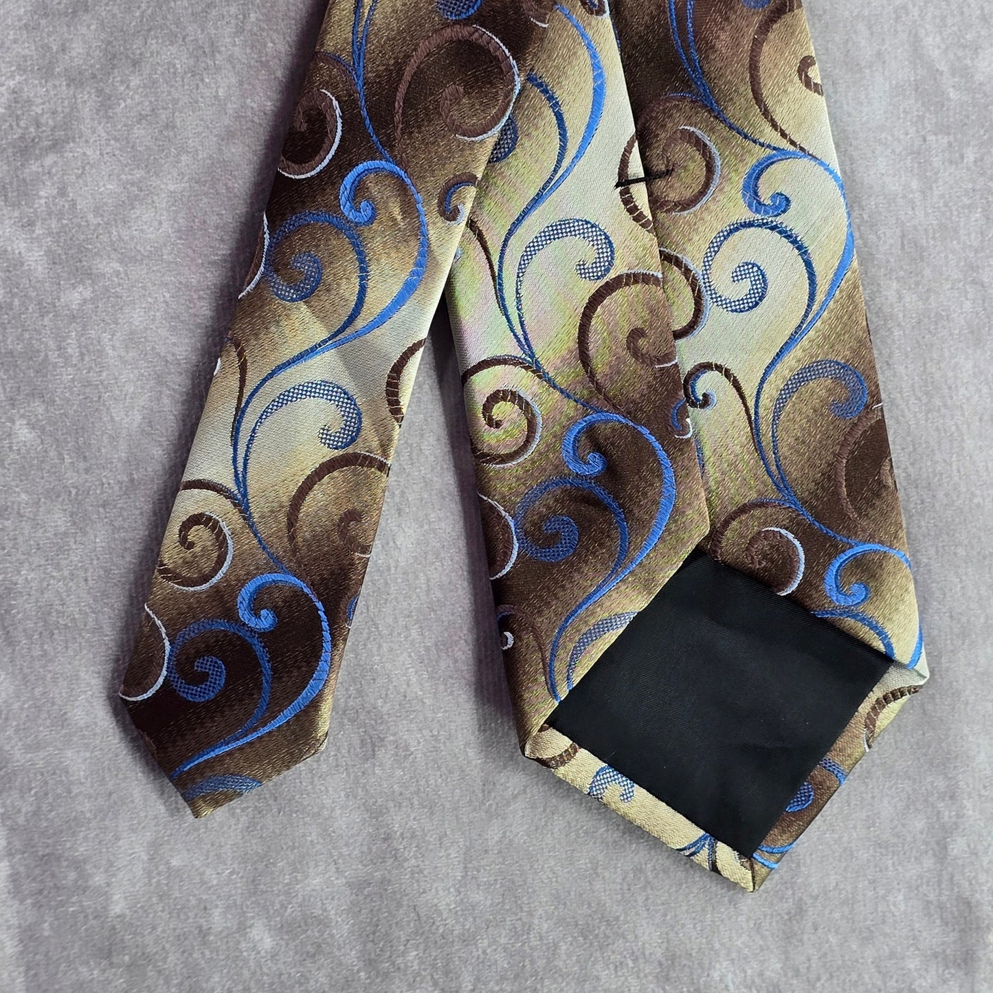 Van Heusen Brown Floral Stripe Swirl 68% Silk 32% Poly Men's Neck Tie NWOT