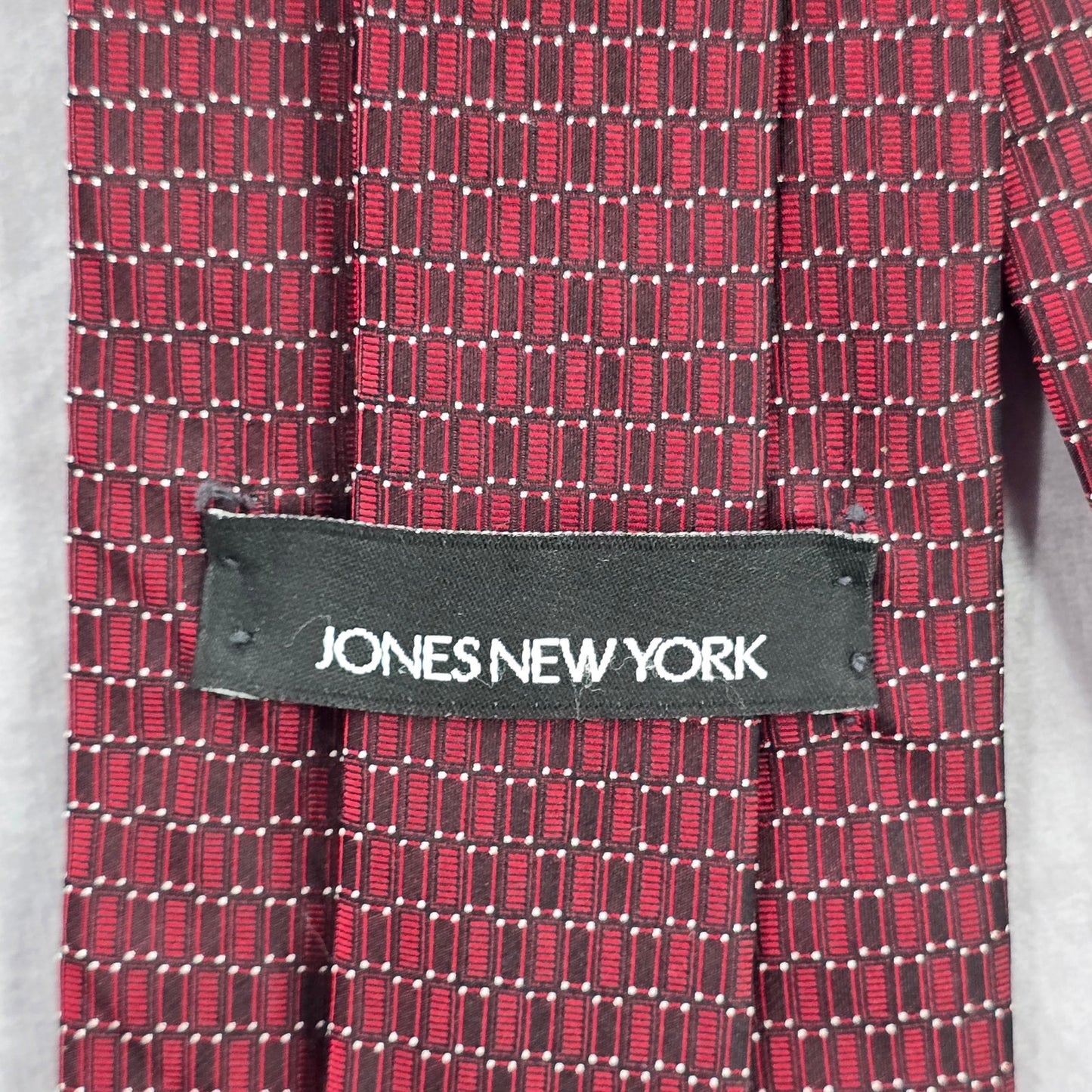 Jones New York Red Blue White Geometric Dots 100% Silk Men's Neck Tie NWOT